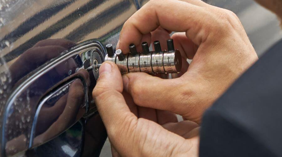 Expert Emergency Roof Repairs services in Davenport, IA